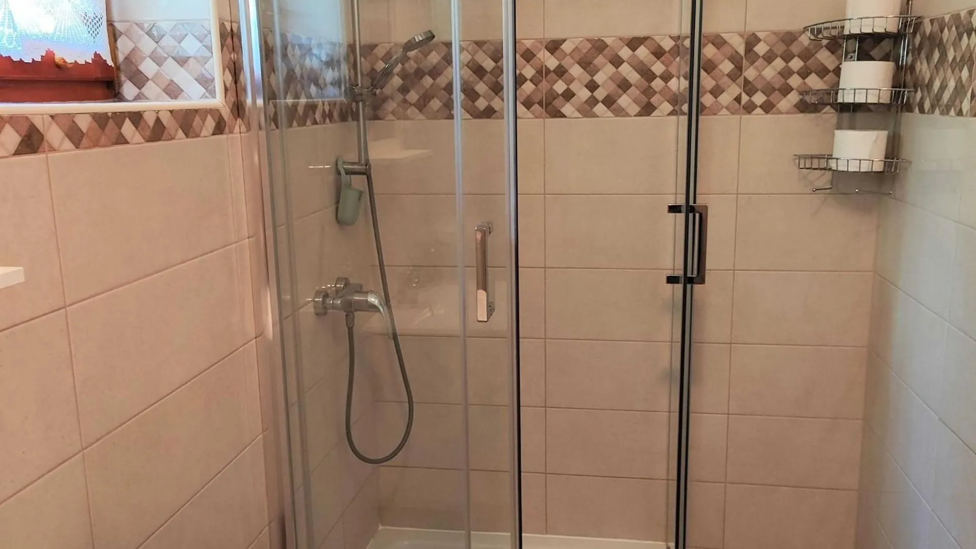Comfortable Crikvenica Stay With Private Parking